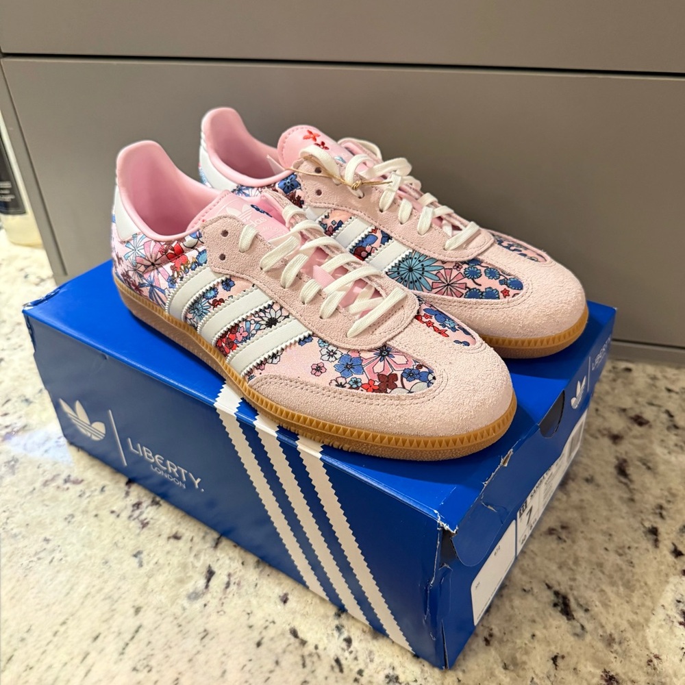 🆕 Adidas x Liberty London Limited Edition Samba OG J Floral - Pink size 8